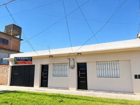 Casa c/ 2 dptos. al frente en VENTA