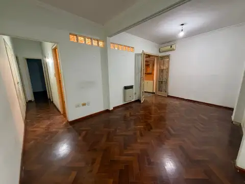 Paraguay 4100, Piso PB