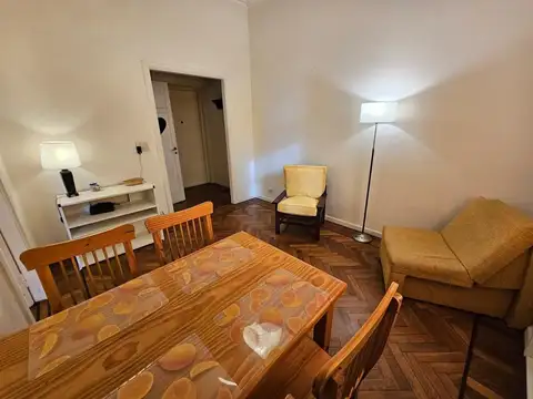 Alquiler. Departamento 2 ambientes. Independencia y Piedras.