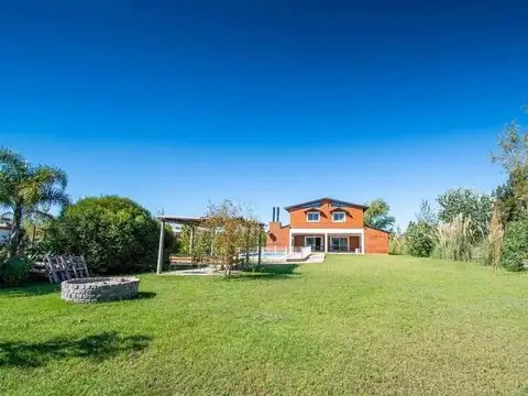 Casa 6 ambientes con 3 baños