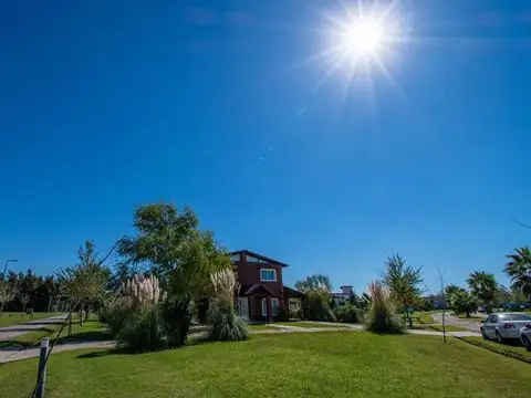 Casa en Venta con 4 cocheras