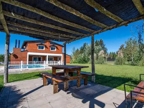 Casa en Venta en Puerto Roldan, USD 300.000