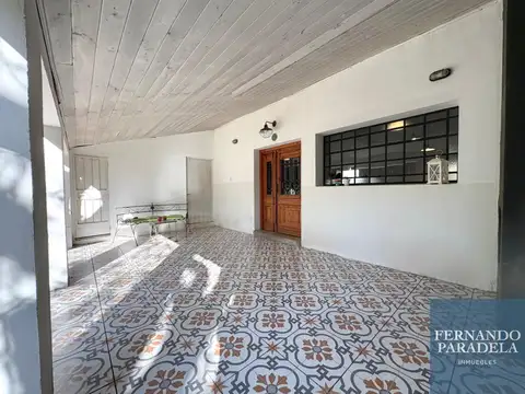 Casa en Venta con 3 cocheras