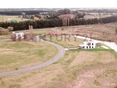 Lote de + 1300 mts en El Campo Fincas Exclusivas Cardales - Acepta Permuta x Depto.