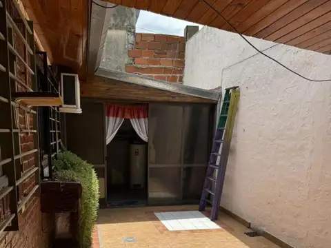 Depto Tipo Casa en Alquiler de 3 ambientes