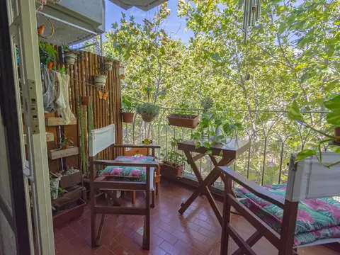 Venta departamento 2 ambientes balcon y cochera