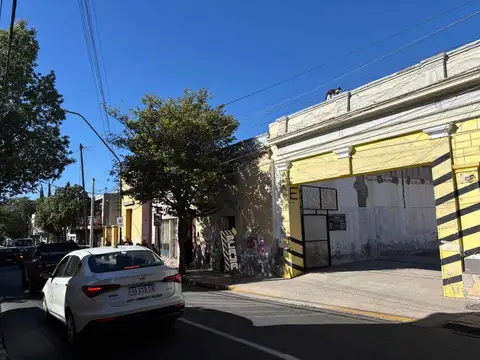 SE VENDE TERRENO, POTENCIAL COCHERA - CATAMARCA