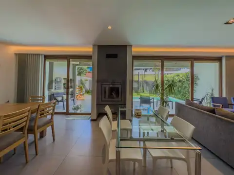 Casas de Categoria en Venta en Ringuelet