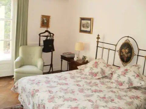 Casa en Venta con 4 cocheras