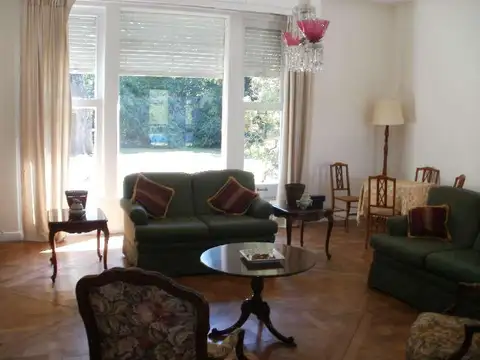 Casa 12 ambientes con 5 baños