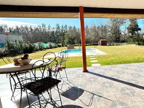 VENTA CASA EN BARRIO CERRADO CON PILETA JARDIN PARRILLA COCHERA