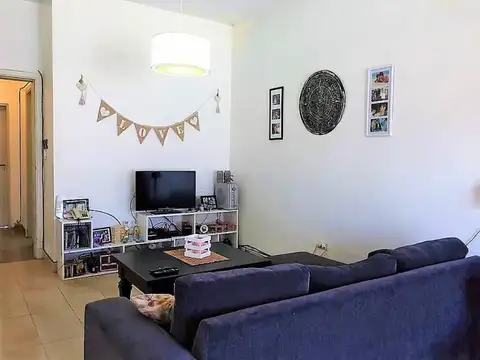 OPORTUNIDAD RETASADA   Casa sobre lote propio, 147 m2 cub Lote 300m2 Jardín Pileta , Pablo Podesta