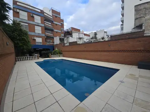 Alquiler Departamento 2 Ambientes Con Cochera + Patio + Pileta - Av. Larrazábal 200