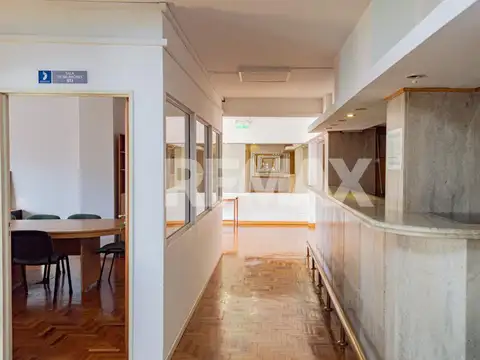 Oficina Monoambiente con 56 baños