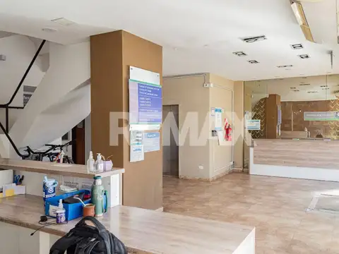 Oficina en Venta con 4 cocheras