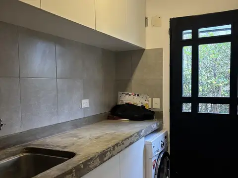 Casa en Alquiler con 1 cochera