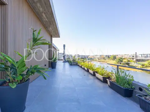 Casa 6 ambientes con 4 baños