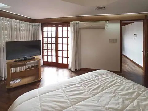 CASA EN VENTA 3 DORMITORIOS PILETA/JARDIN/COCHERA