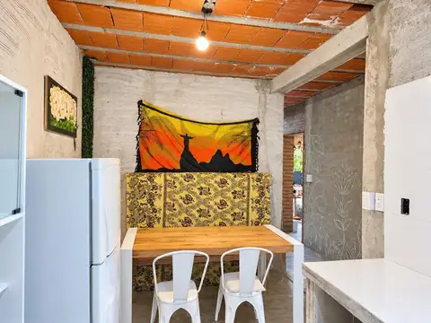 Casa 2 ambientes con 1 baño