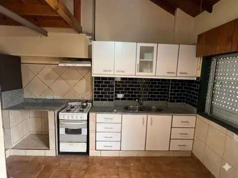 Depto Tipo Casa en Alquiler de 4 ambientes