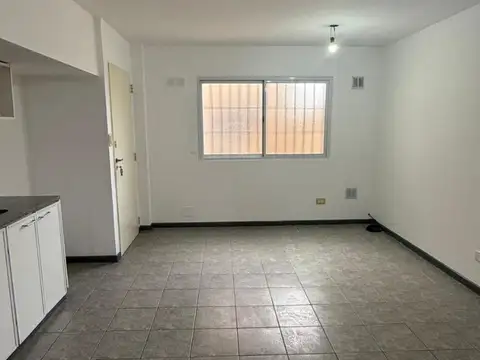 Departamento en Alquiler en Bernal Oeste, $ 430.000