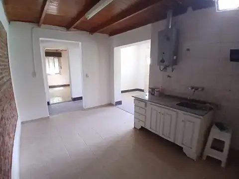 Casa 5 ambientes con 1 baño