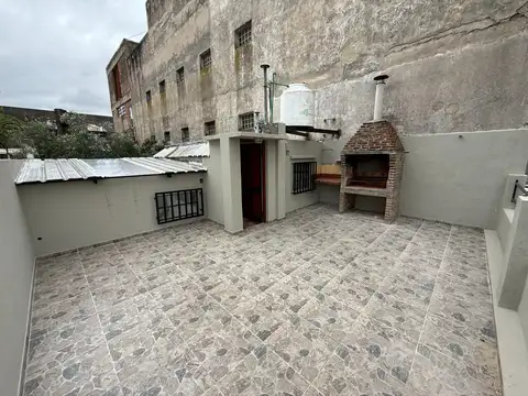 Sin Expensa.PH tipo casa 3 ambientes con terraza y parrilla.