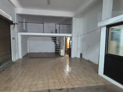 Local en Alquiler Via Púb.