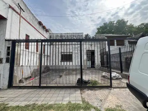 PH 3 AMBIENTES CON JARDIN Y COCHERA A RECICLAR