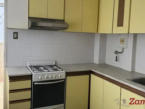 Departamento en Venta en Olivos Vias/Rio, USD 165.000