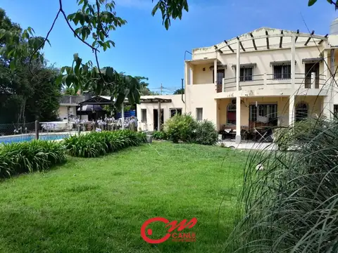 Casa en Venta con 3 cocheras