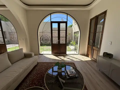 VENTA Casa en barrio Lourdes