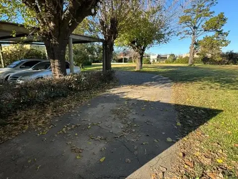 Quinta en Venta con 2 cocheras