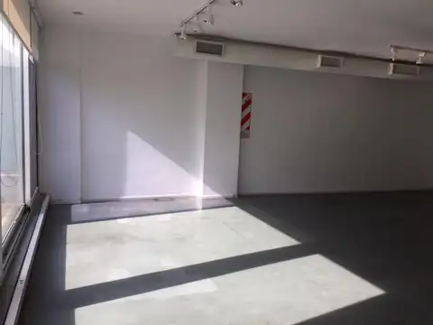 Oficina en Venta con 2 cocheras