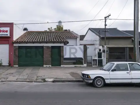 Casa en venta en La Plata tipo ph a refaccionar