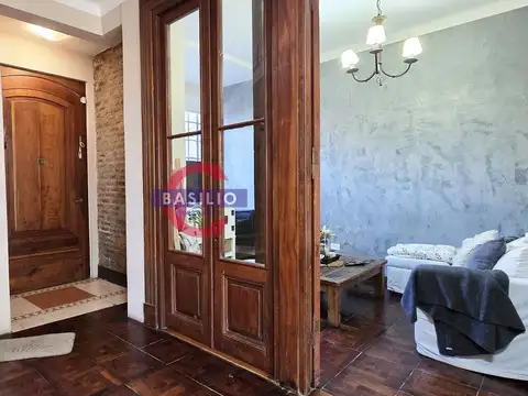 Casa 7 ambientes con 2 baños