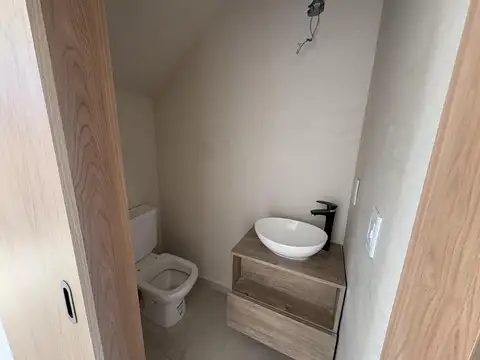 Casa 4 ambientes con 2 baños