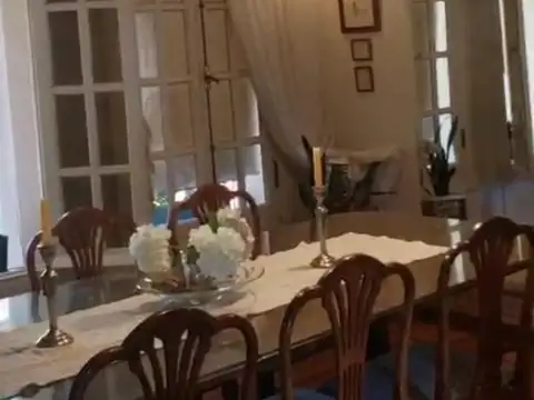 Casa 5 ambientes con 3 baños