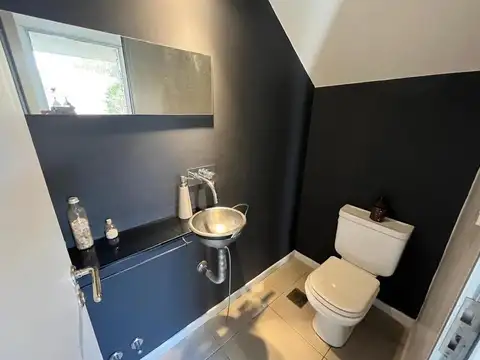 Casa 4 ambientes con 3 baños