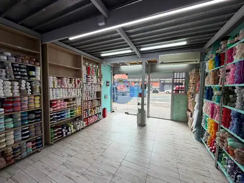 Local en Alquiler en Flores, $ 1.900.000