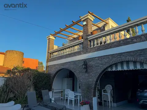 Casa 5 ambientes con 3 baños