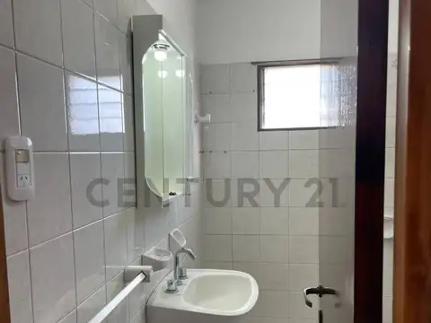 520 100, Piso 0