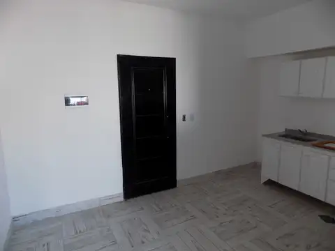 DEPARTAMENTO MONOAMBIENTE DIVIDIDO AL CONTRA FRENTE CON BALCON.