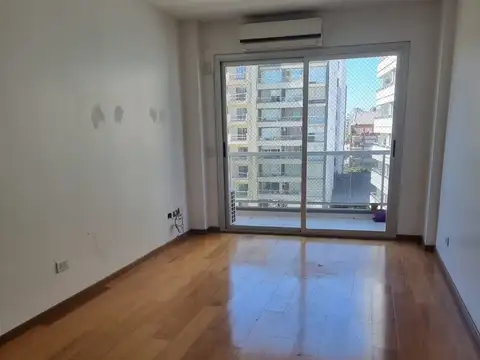 SEMIPISO  BCON CORRIDO ,2 BAÑOS 1 EN SUITE, LAVADERO COCHERA FIJA