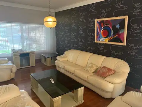 Casa 7 ambientes con 4 baños