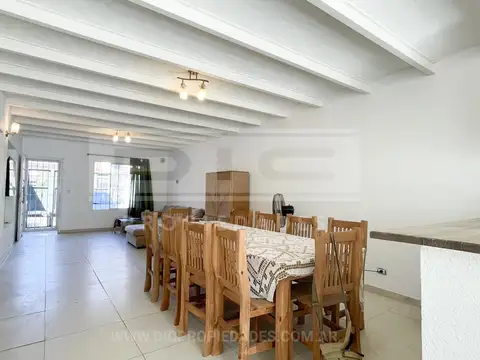 Depto Tipo Casa 3 ambientes con 2 baños