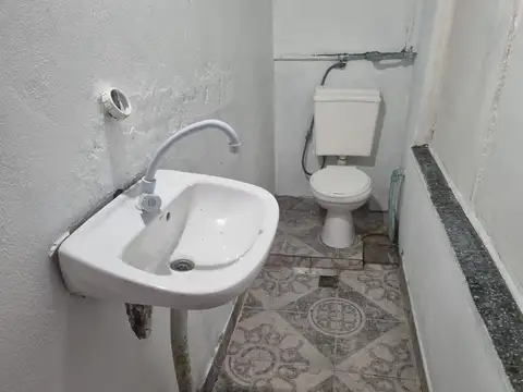 Local en Alquiler en Bernal Oeste, $ 500.000