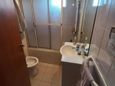 DTO. 3 AMB. EXTERNO. 100 M2 - COCHERA CUBIERTA - LA PERLA