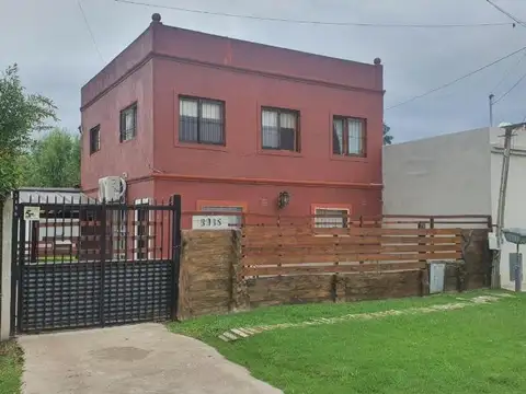 Casa en Venta - 3 Dormitorios 2 Baños - 234Mts2