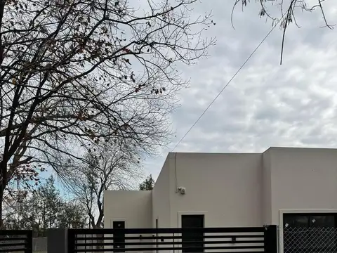 Casa en  J. Maistegui 2826 – 3 dorms – Funes